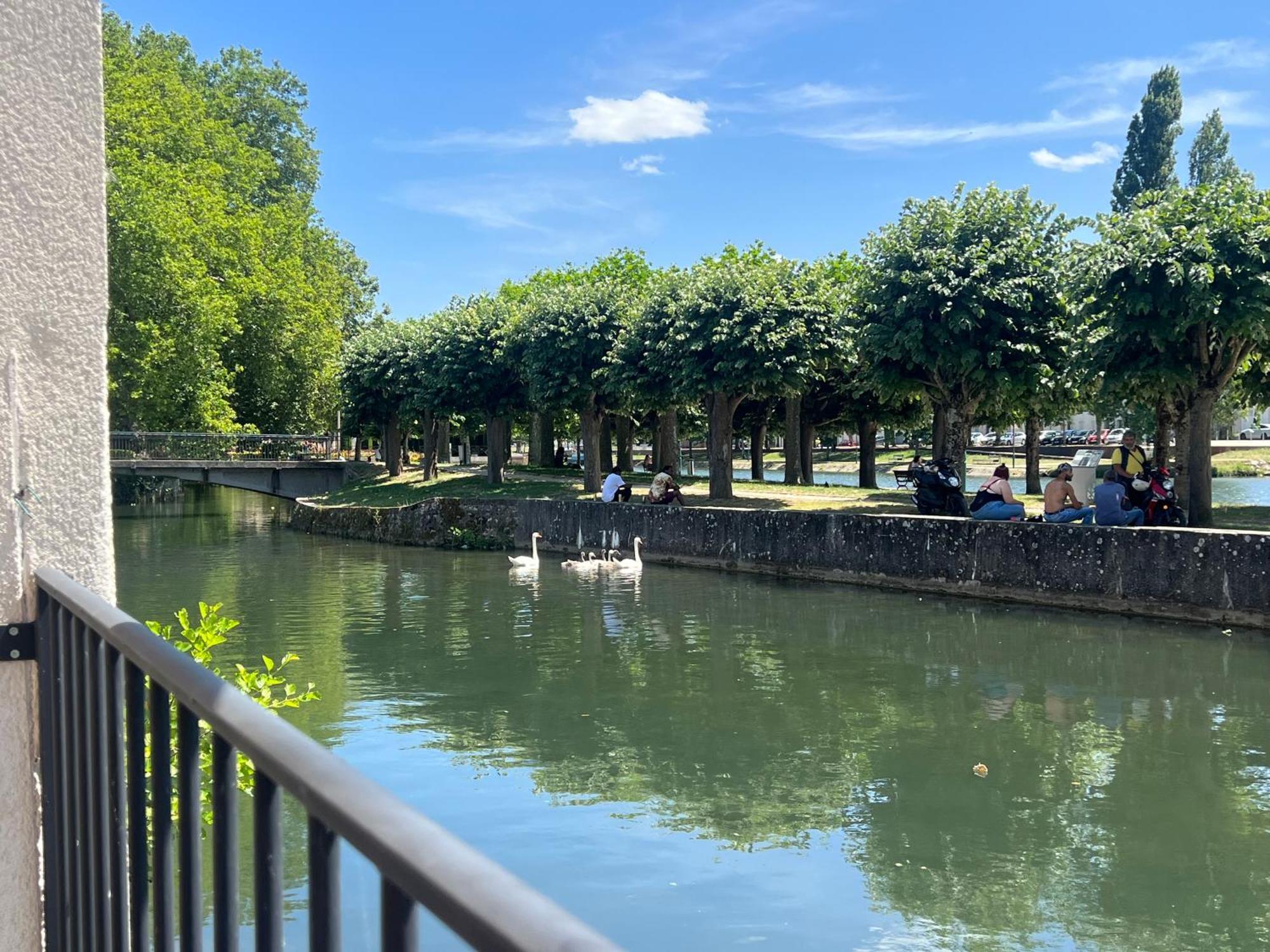 Logis Hotel La Maison A Pan De Bois Vierzon Dış mekan fotoğraf